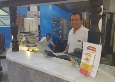 herr yücel bei der arbeit